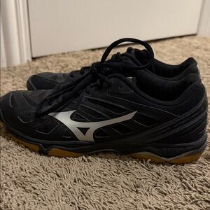 Mizuno Women Black and Silver Volleyball Shoes